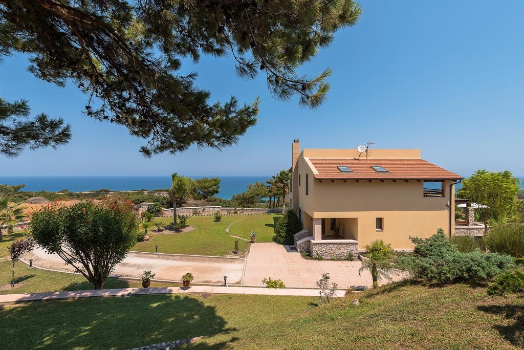 Villa Russelia Kalavarda Экстерьер фото