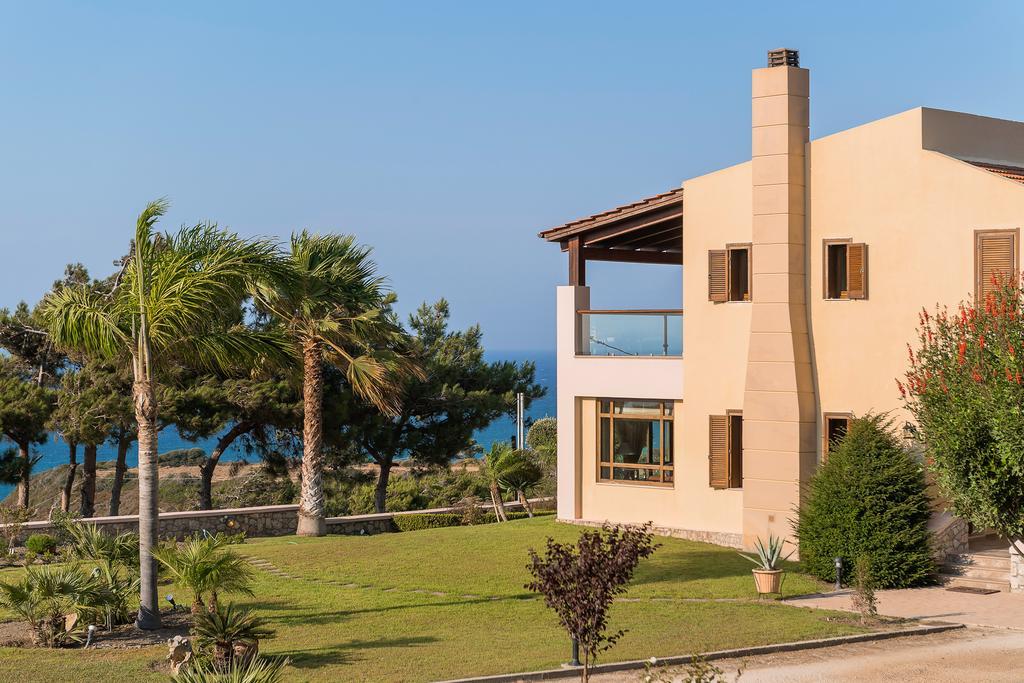 Villa Russelia Kalavarda Экстерьер фото