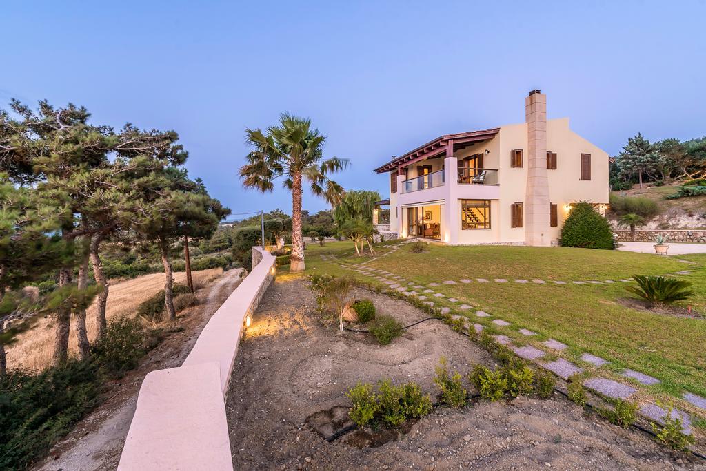 Villa Russelia Kalavarda Экстерьер фото