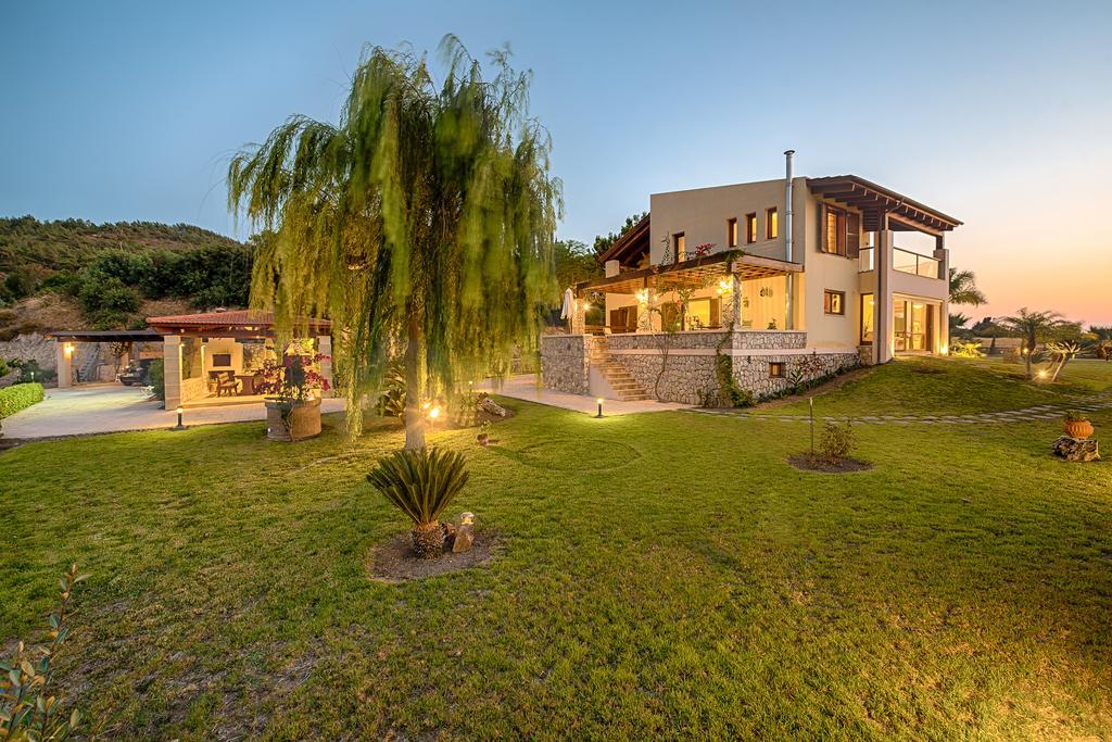 Villa Russelia Kalavarda Экстерьер фото