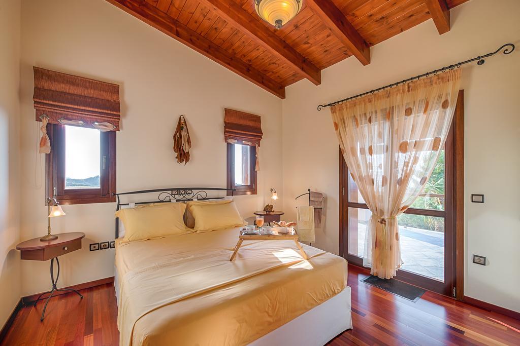 Villa Russelia Kalavarda Экстерьер фото