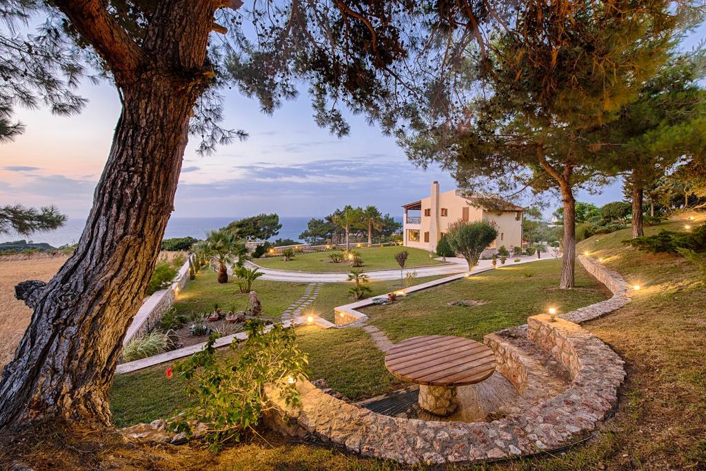 Villa Russelia Kalavarda Экстерьер фото